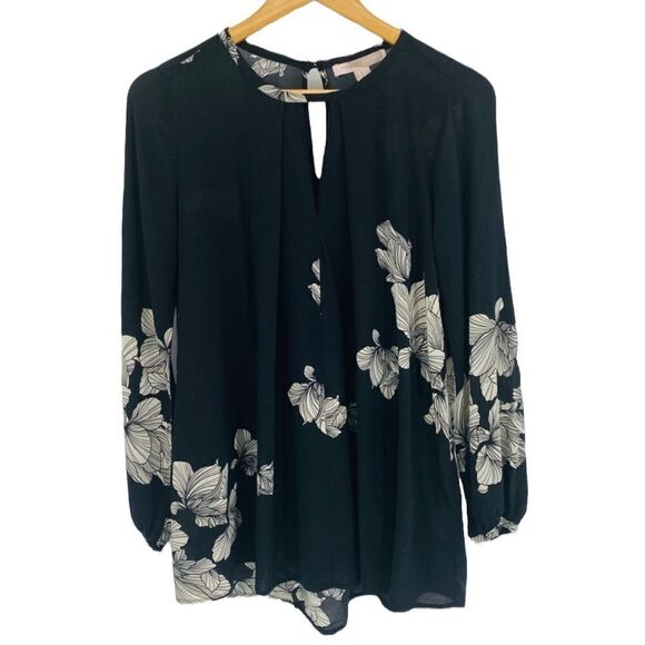 Forever 21 Tops - Forever 21 black tunic style floral top with keyhole detail medium